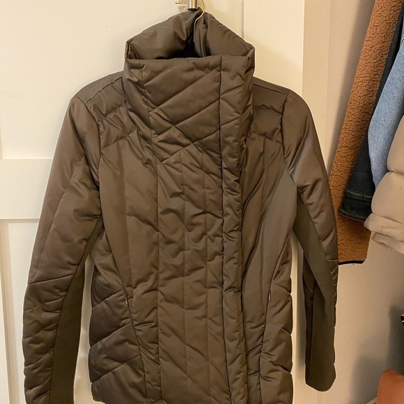 BCBGMAXAZRIA Puffer Jacket - Picture 3 of 3